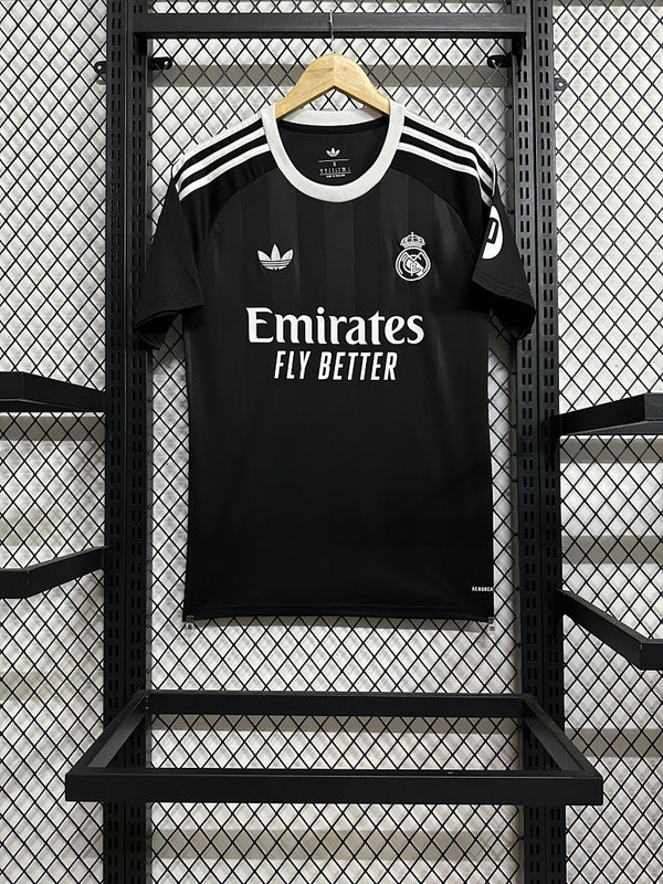 Real Madrid · 2025/26 · Goalkeeper · Black · Jersey