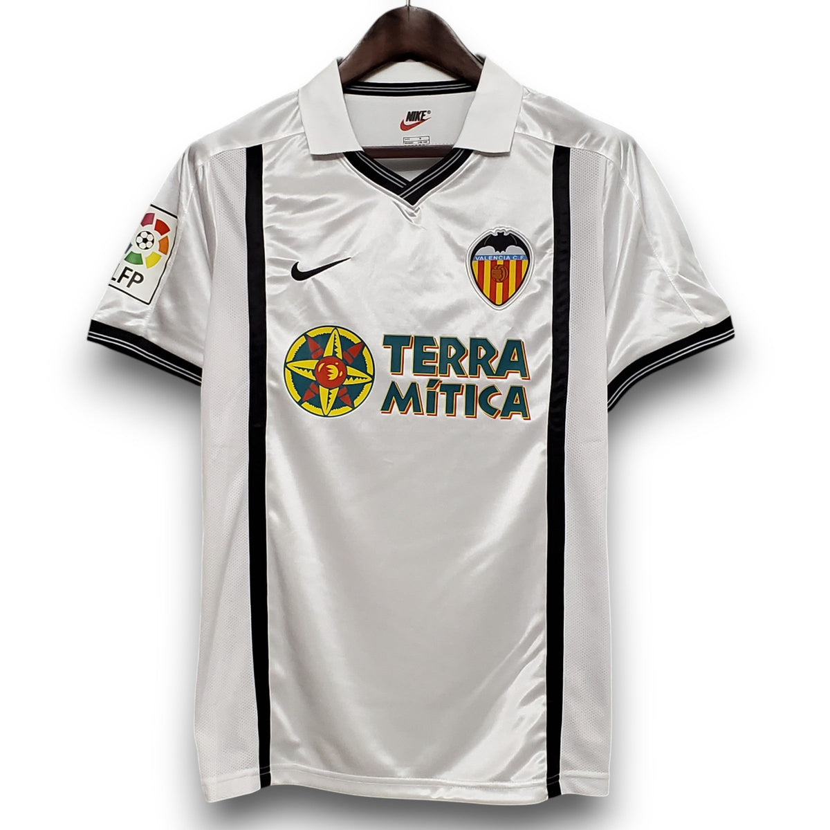 Valencia · 2000/01 · Home · Retro Jersey front view